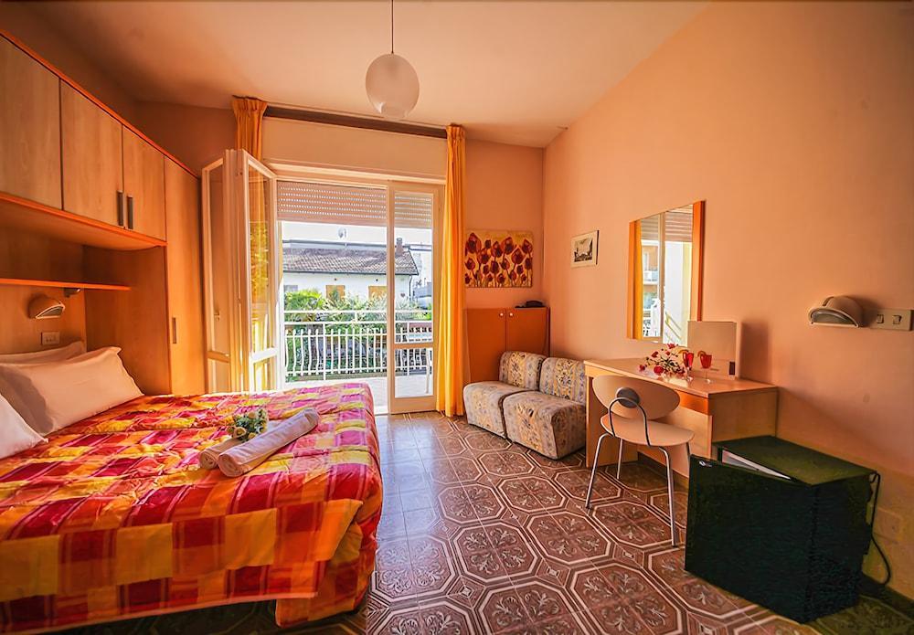 Hotel Santa Martina Villamarina Bagian luar foto