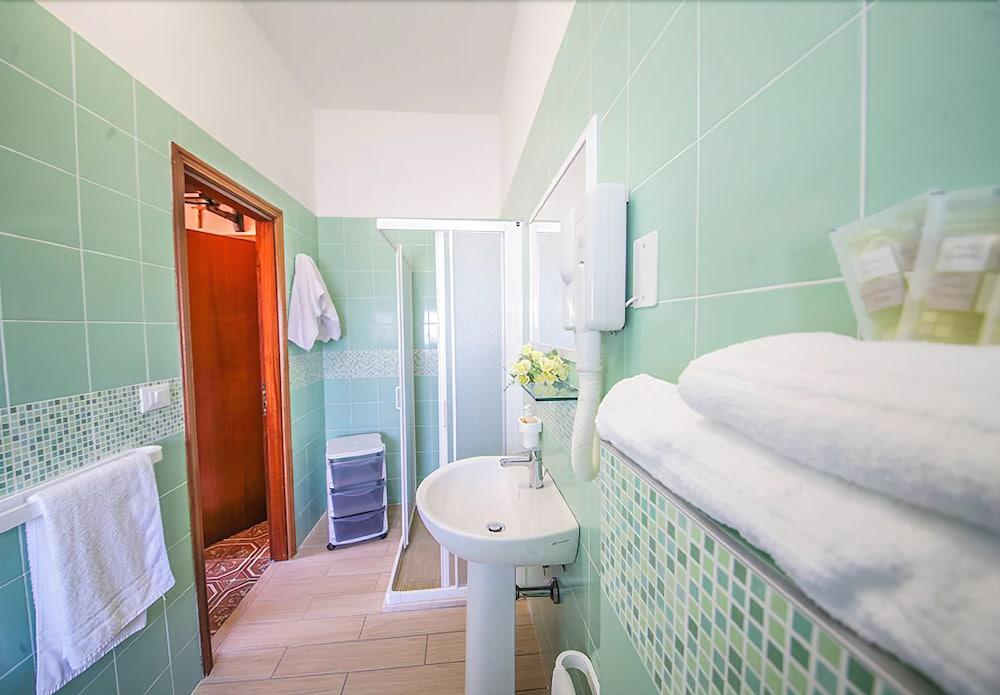 Hotel Santa Martina Villamarina Bagian luar foto
